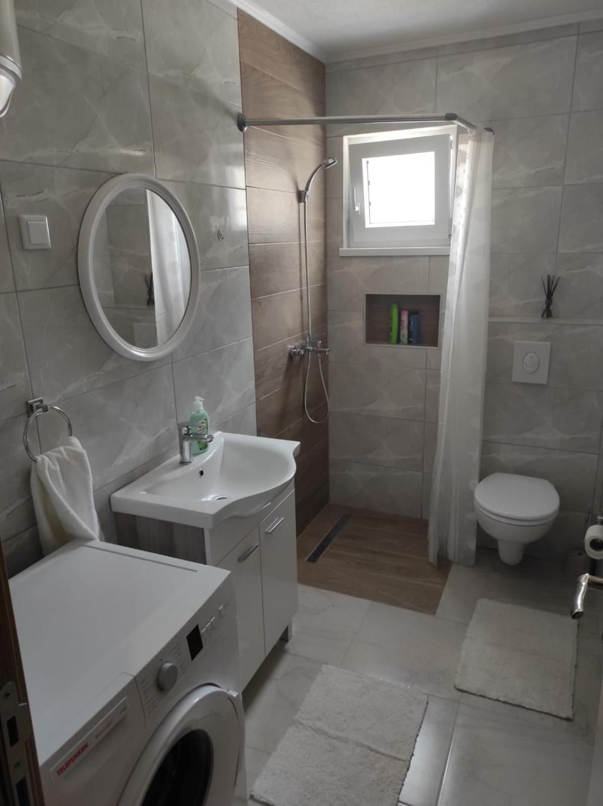 מוסטר View Of The City - Studio Apartment מראה חיצוני תמונה